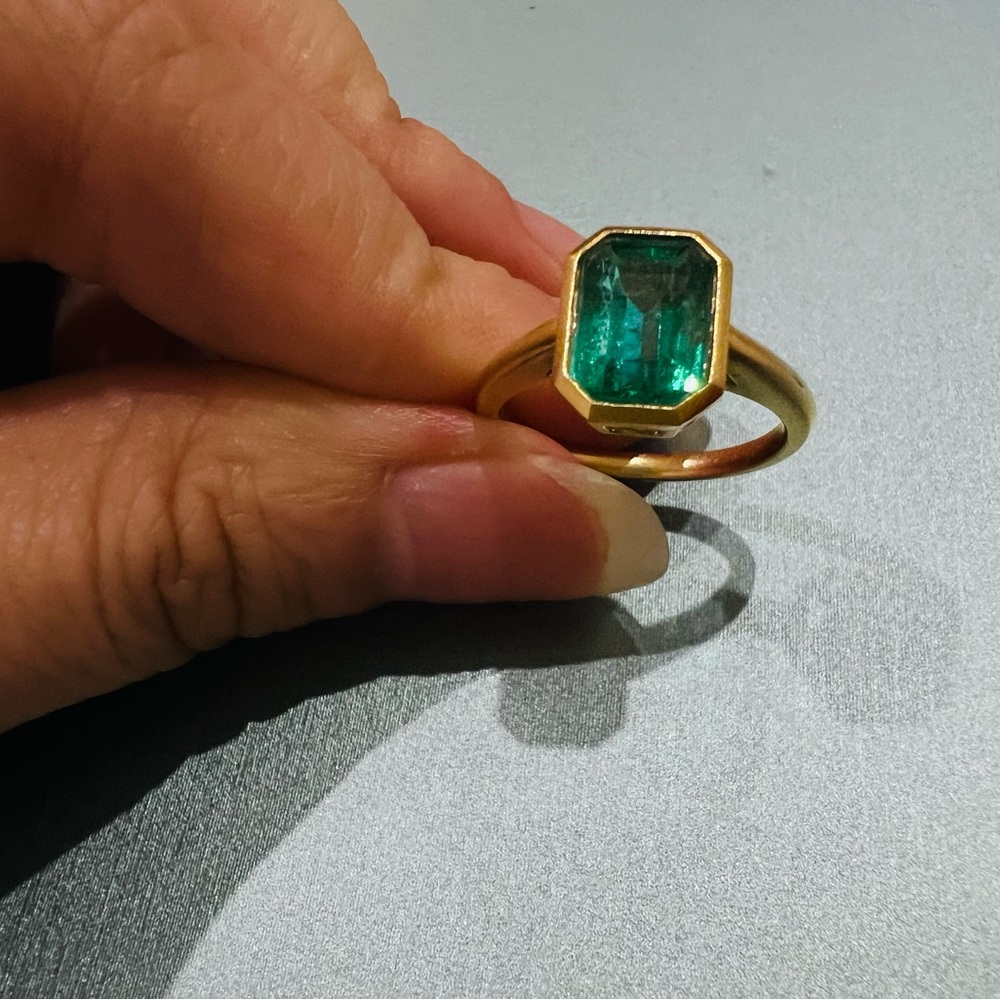Top Quality 1.70ct Zambian Emerald Ring | Vivid Green | 18k Gold | Size 5.5 - Picture 1 of 6
